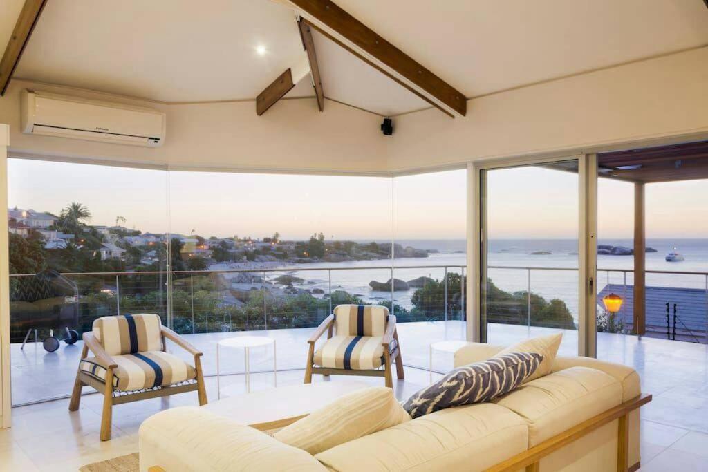 Clifton 3rd Beach house – Breathtakingly Beautiful Views!